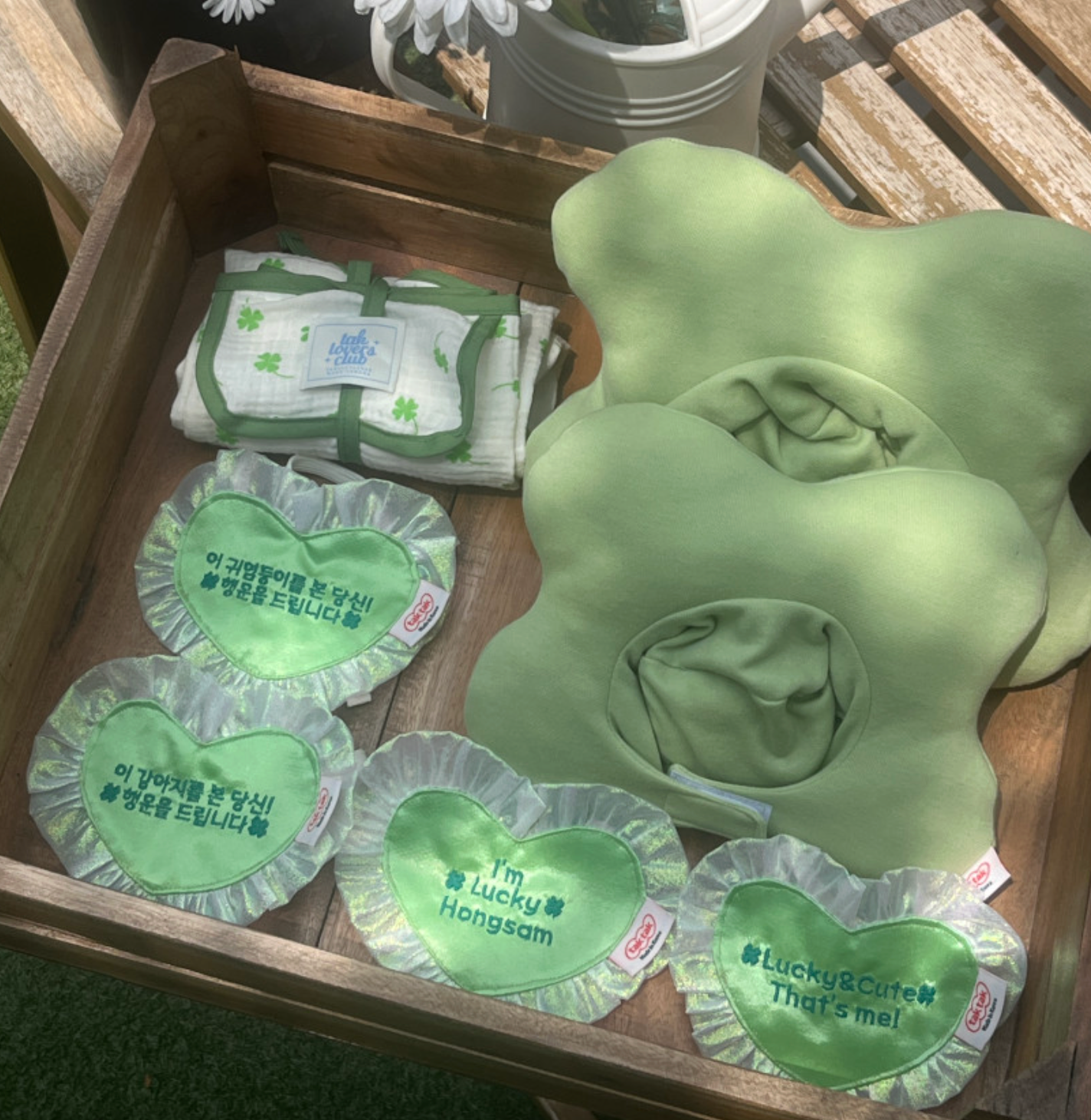 tak!tak!tak!tak!｜Lucky series_ Lucky bib 幸運草蕾絲圍兜（可繡字）
