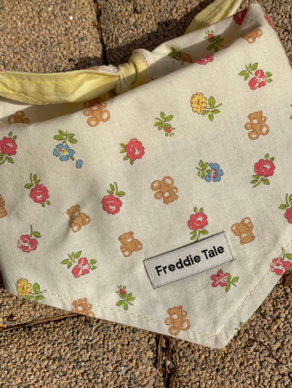 FreddieTale｜Bear in Bloom Bandana 小熊花朵領巾
