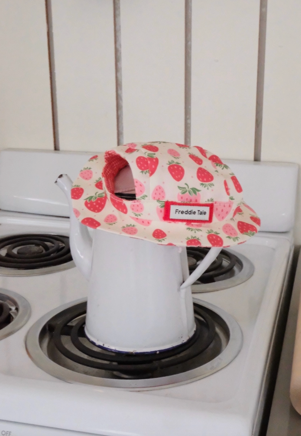 FreddieTale｜Strawberry Bucket Hat 草莓漁夫帽