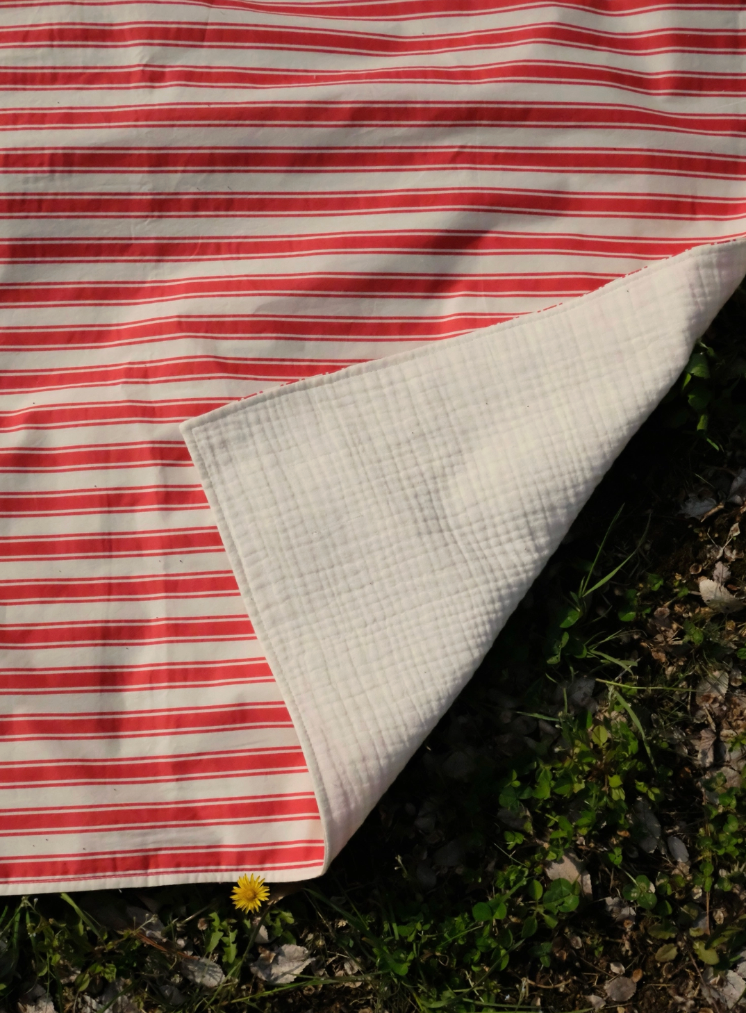 FreddieTale｜Striped blanket 條紋小毯子（2色）