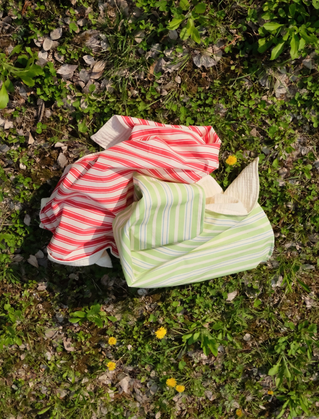 FreddieTale｜Striped blanket 條紋小毯子（2色）
