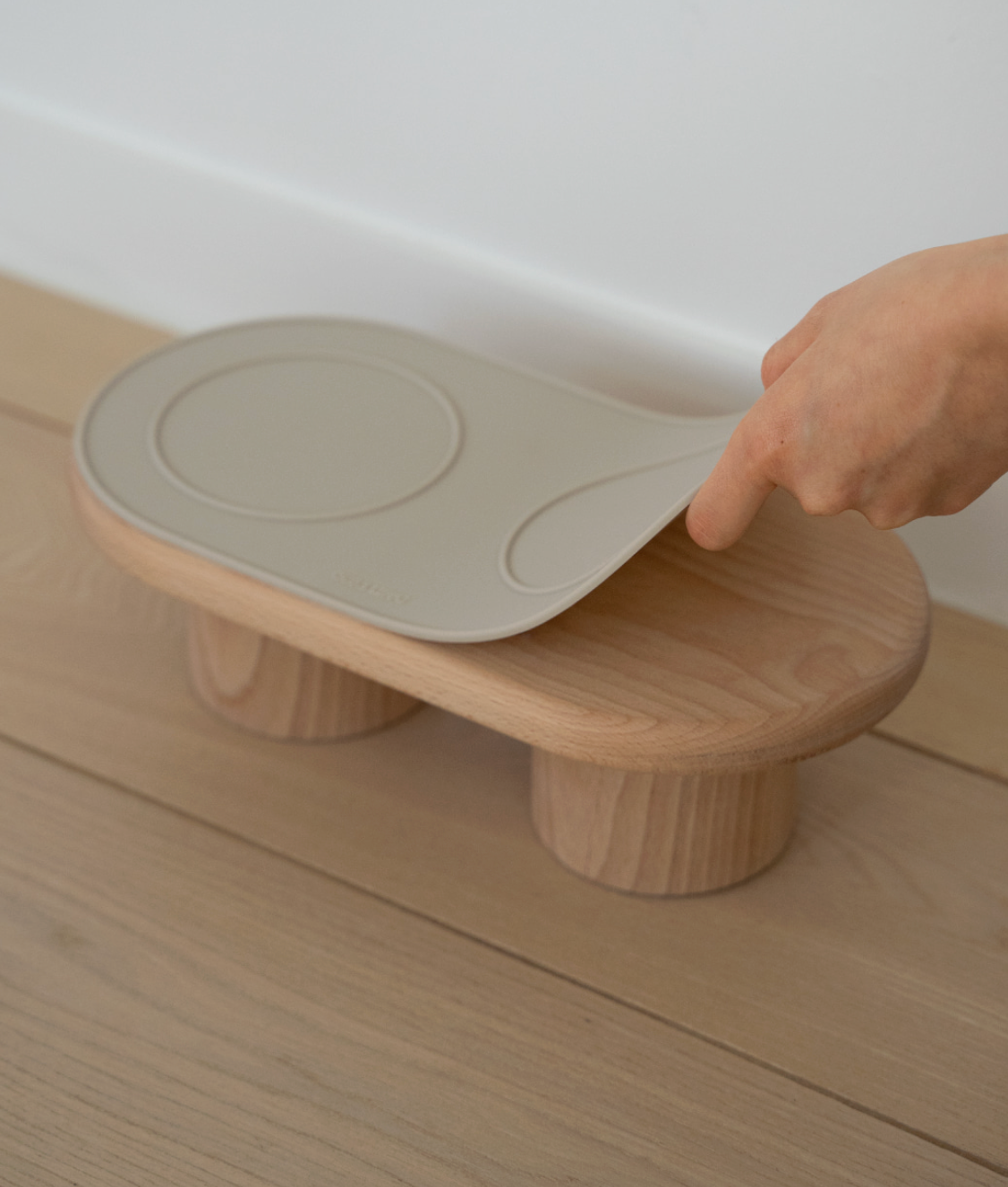 OURSLIPPU｜Dumbo Table 寵物雙碗餐桌組（3色）