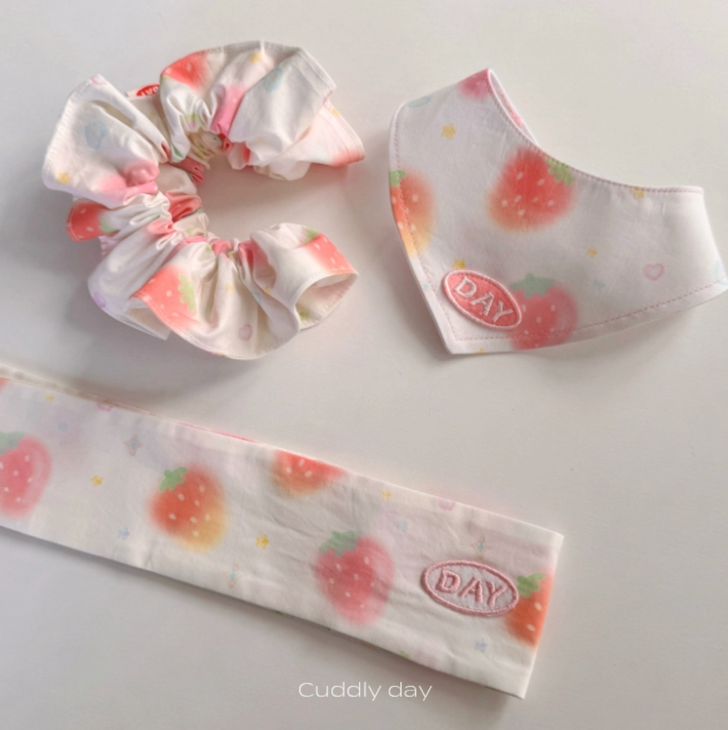 cuddlyday｜蜜桃草莓（三角領巾／涼感領巾）
