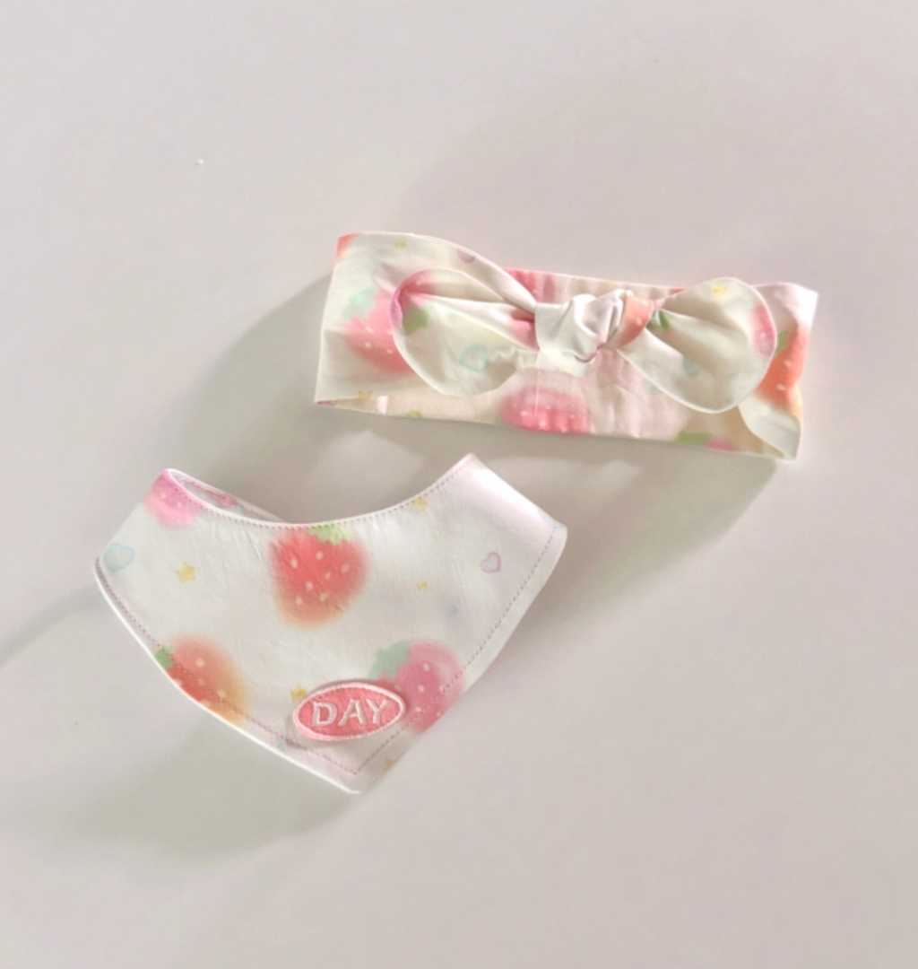 cuddlyday｜蜜桃草莓（三角領巾／涼感領巾）