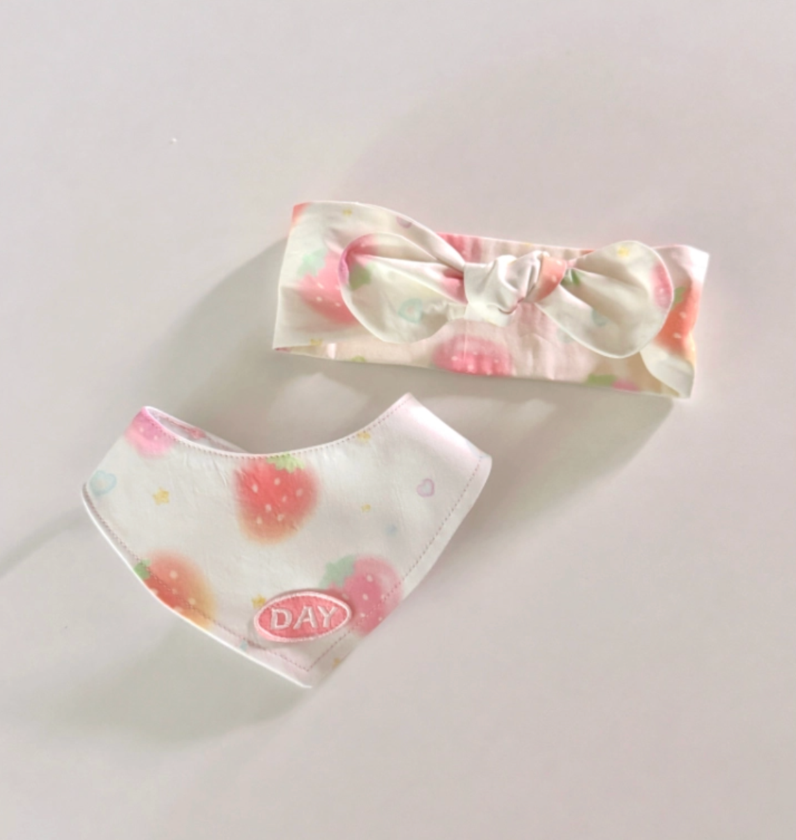 cuddlyday｜蜜桃草莓（三角領巾／涼感領巾）