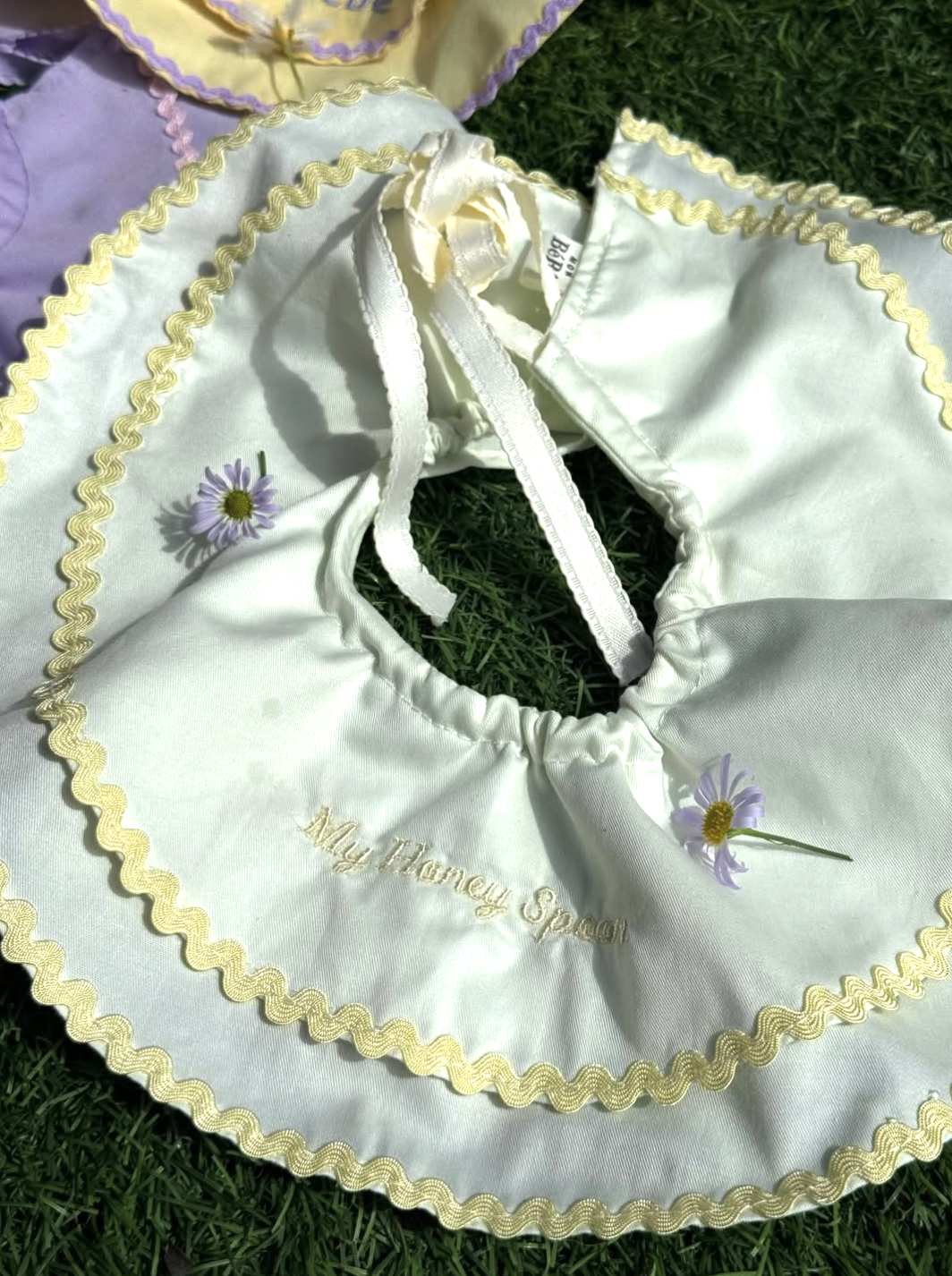 代購｜泰國小眾手工刺繡領巾-花園領巾